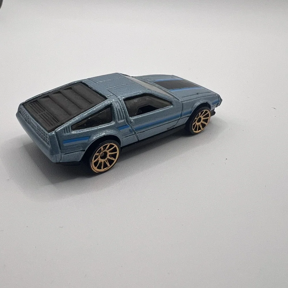 2009 Hot Wheels DMC Delorean Blue HW The '80s Diecast Toy Race CAR
